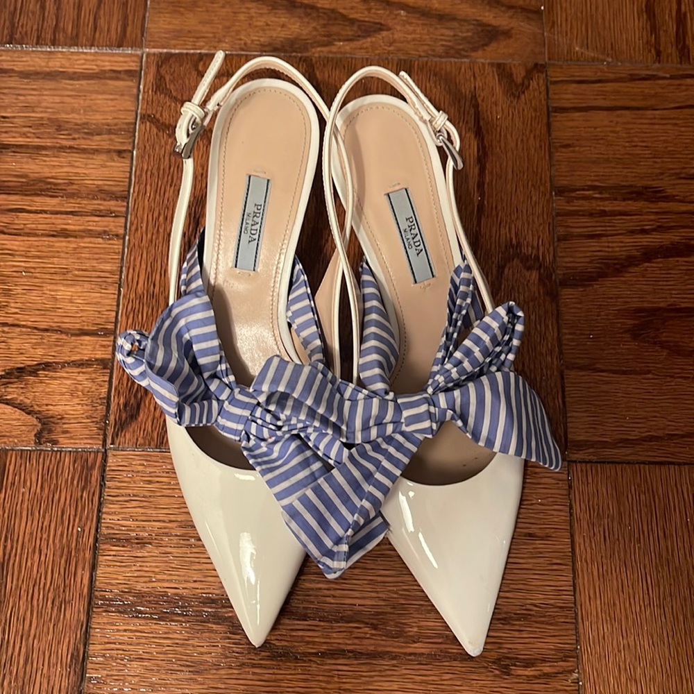 Prada Kitten Heels with removable Bows - size 37/US 7